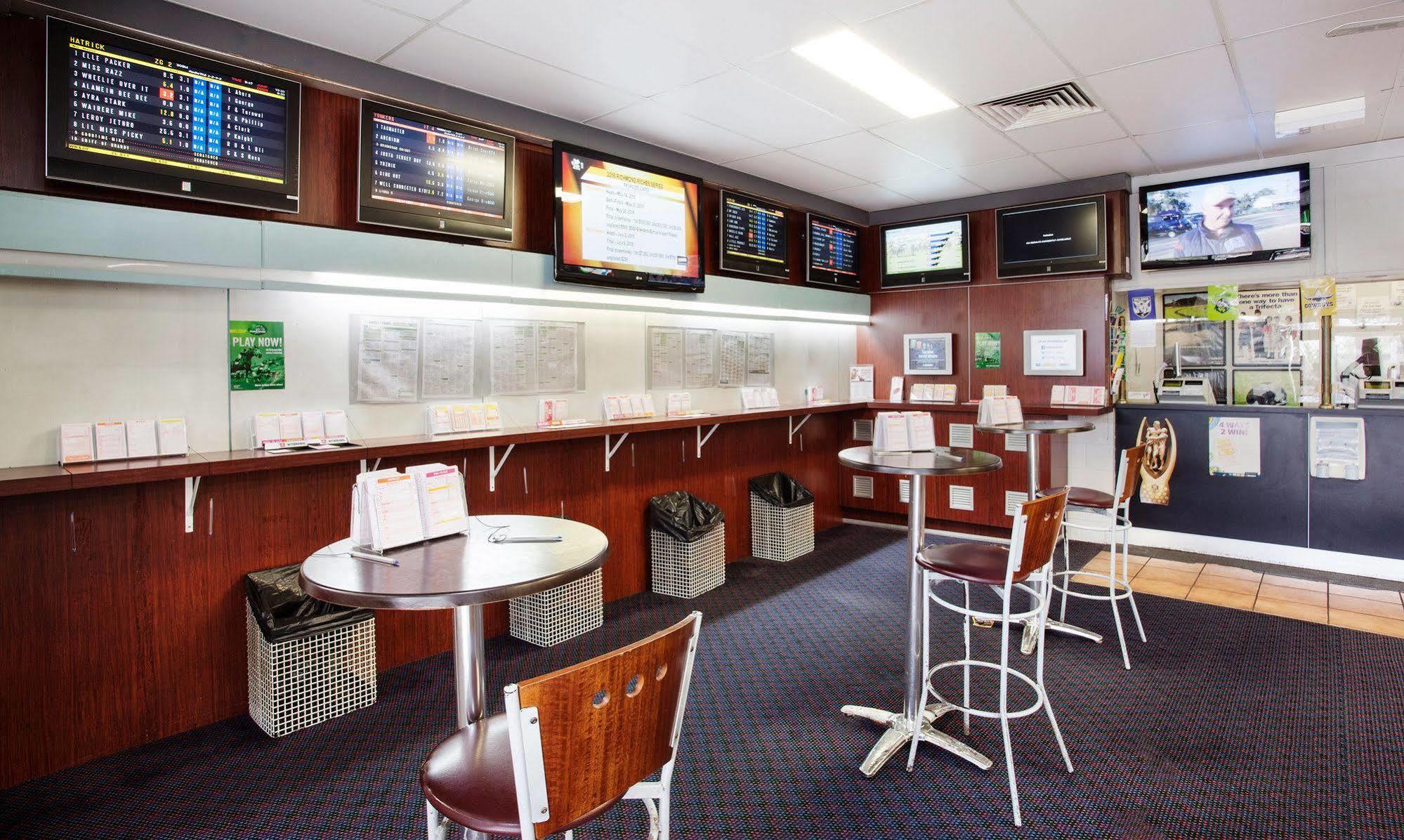 Upper Ross Hotel Townsville Ngoại thất bức ảnh
