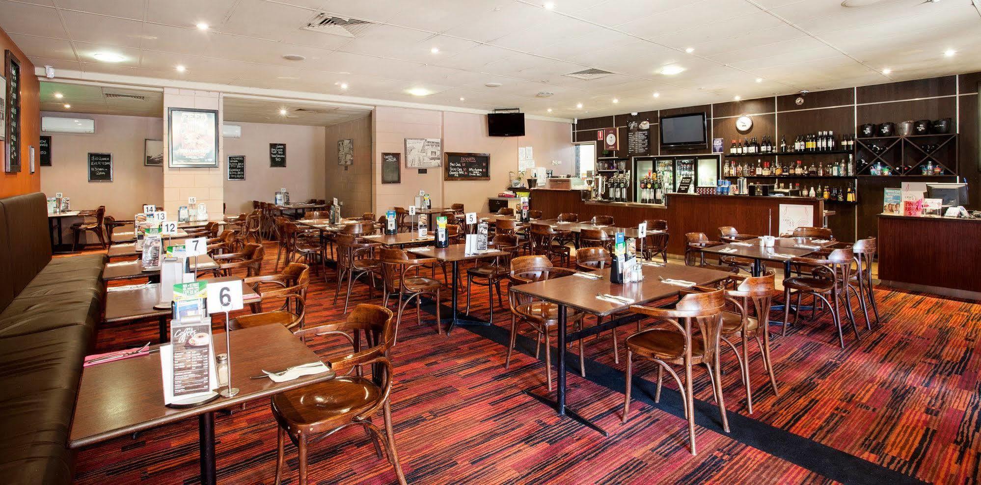Upper Ross Hotel Townsville Ngoại thất bức ảnh